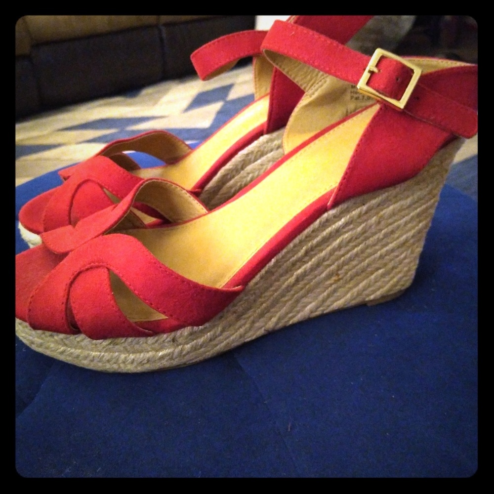 Women's red wide width espadrilles